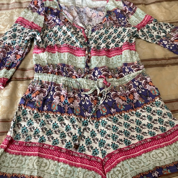 Floral jumper 1 piece by American Rag size Medium - Picture 2 of 3